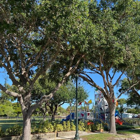 Cozy Studio Near Atlantic Ave W/Private Patio Διαμέρισμα Delray Beach Εξωτερικό φωτογραφία